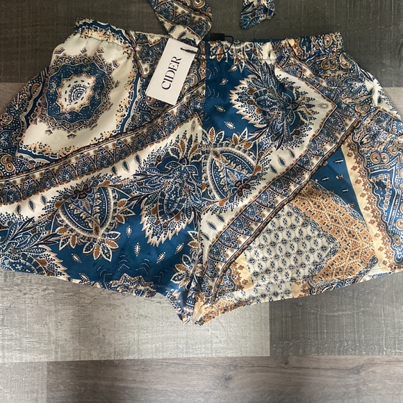 NWT Two Piece set - Picture 3 of 5